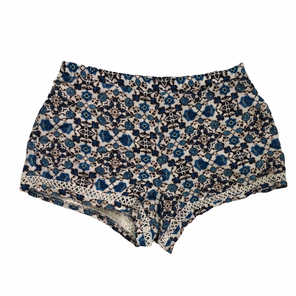 [F21] 🌟2/$16🌟 Floral Shorts